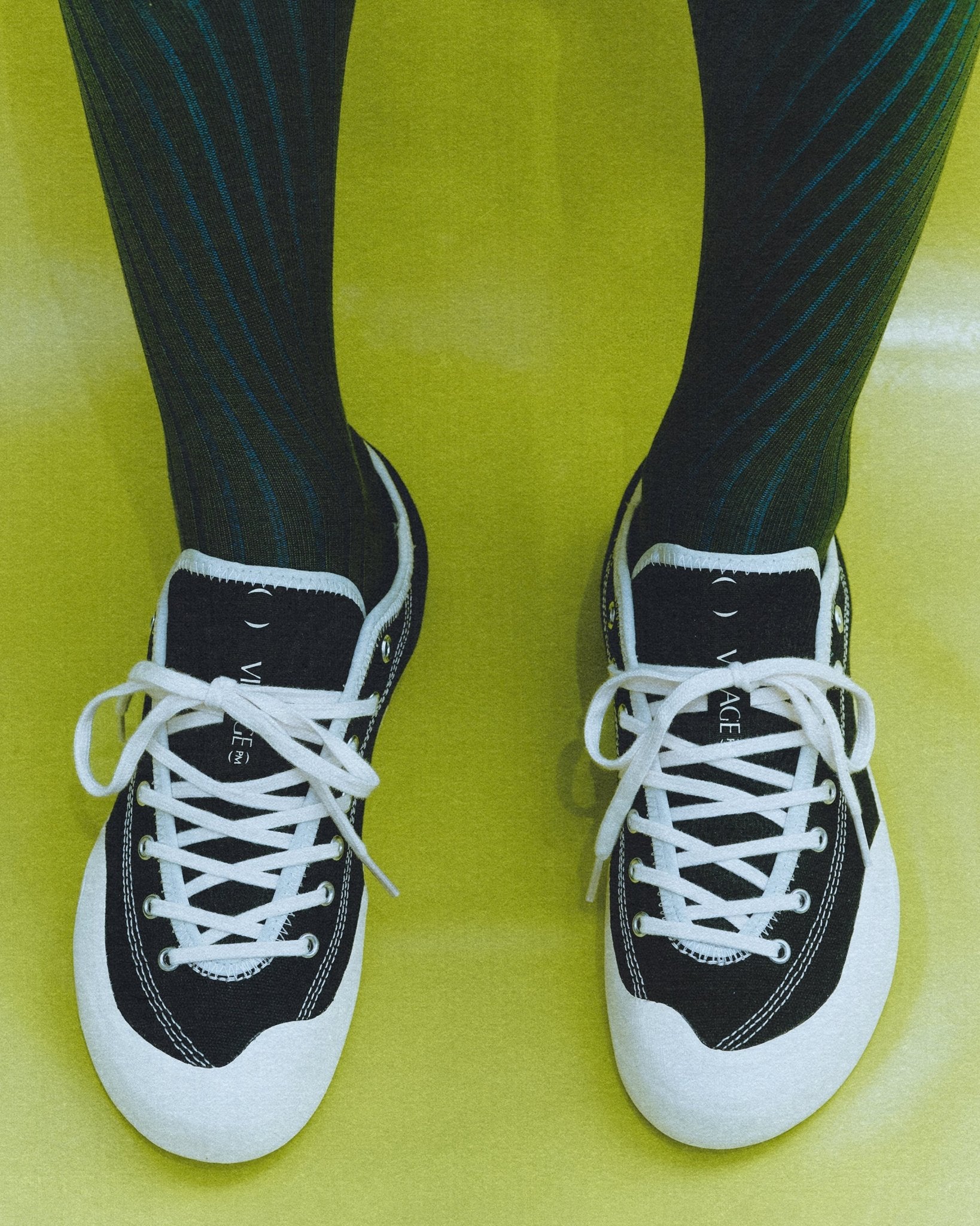 1.30PM Canvas Black/Whisper White - LIKELIHOOD