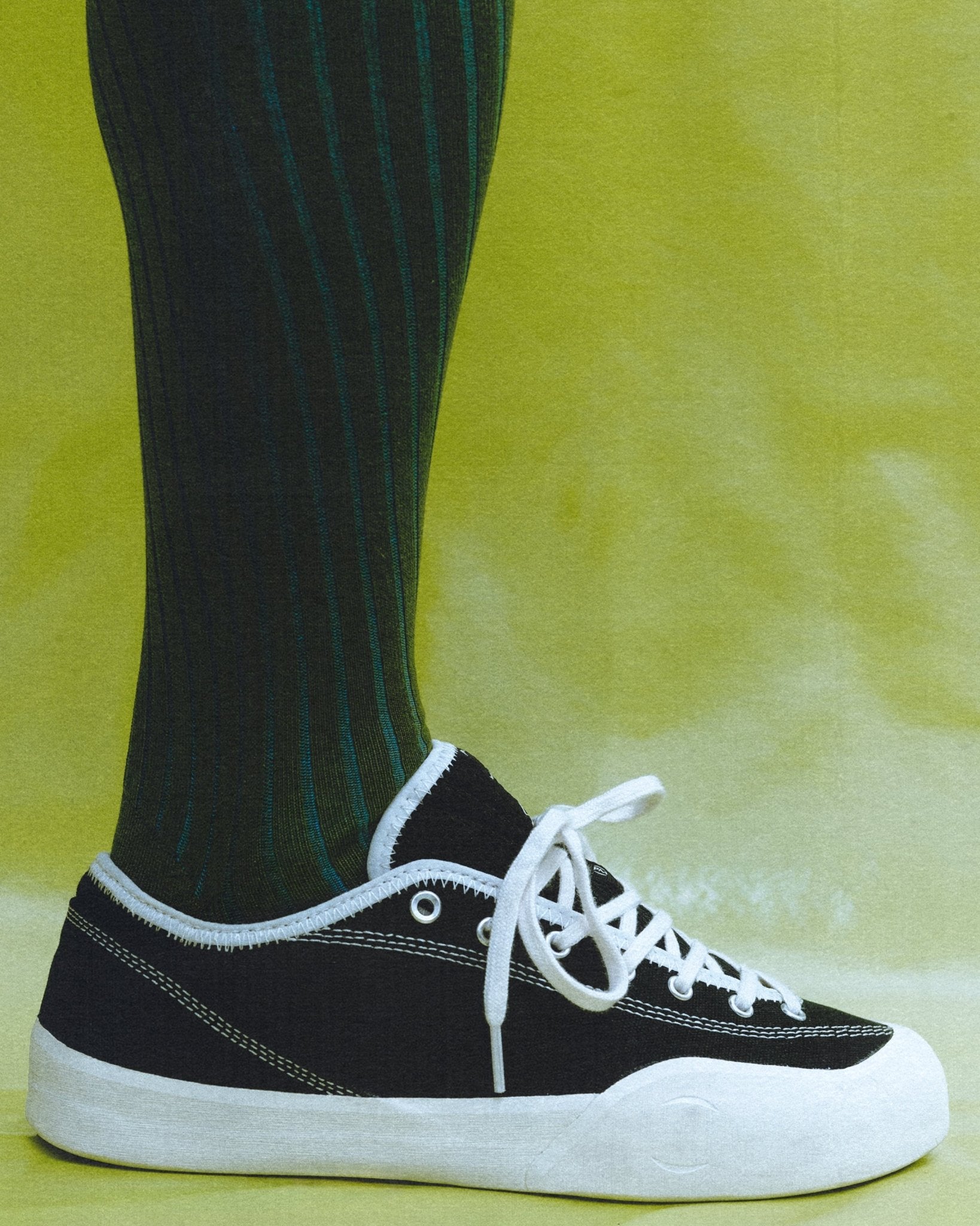 1.30PM Canvas Black/Whisper White - LIKELIHOOD
