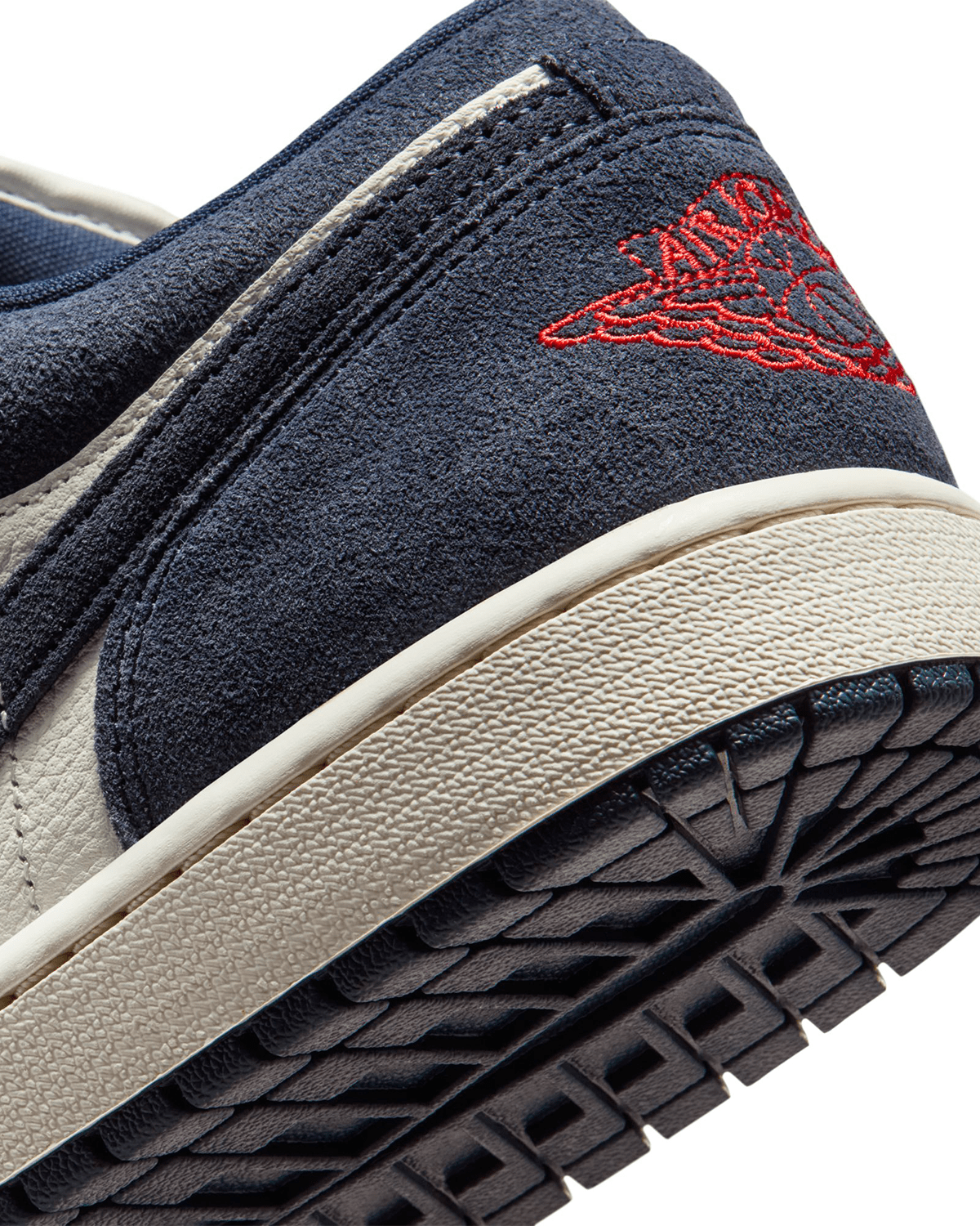 Air Jordan 1 Low SE Obisidian/University Gold - LIKELIHOOD