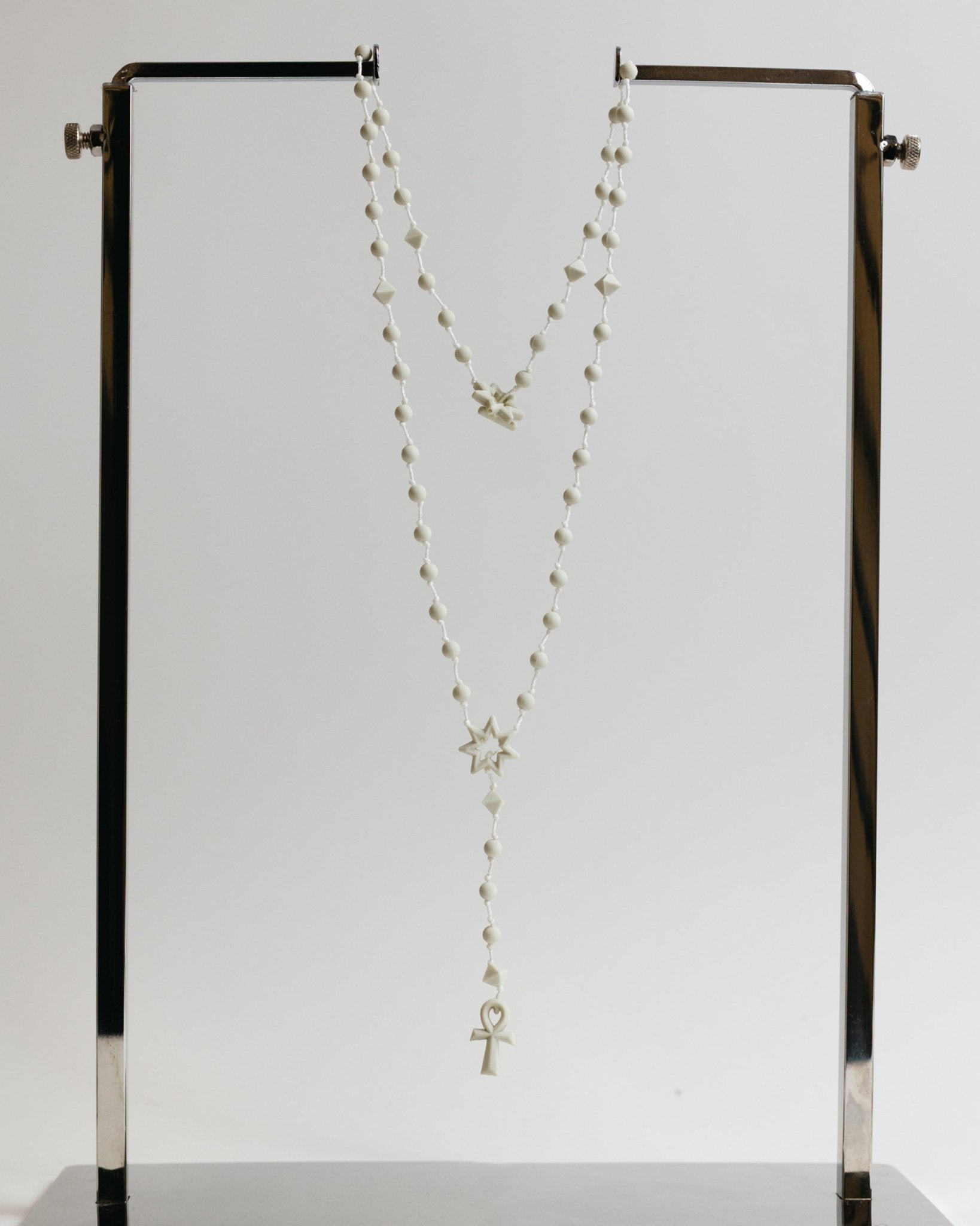 Akhara Necklace Milk - LIKELIHOOD