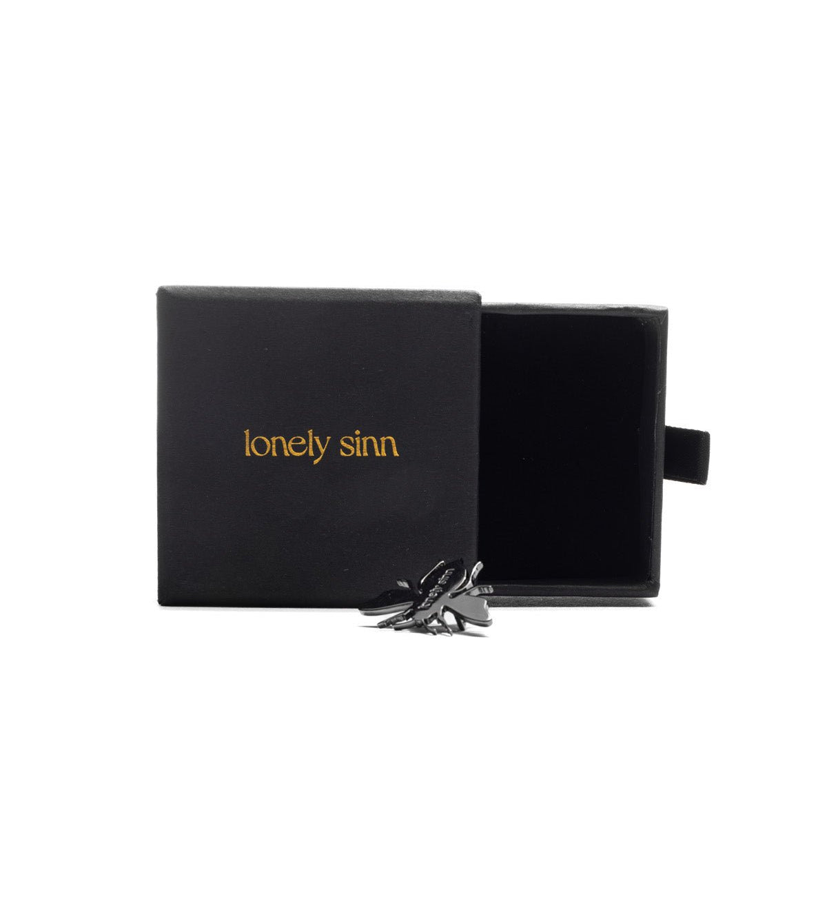 Bee Shoe Pendant Black - LIKELIHOOD