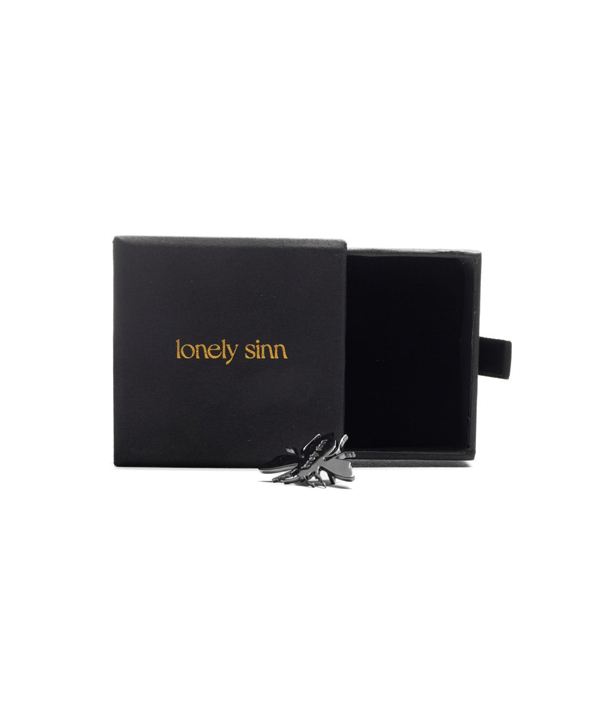 Bee Shoe Pendant Black - LIKELIHOOD