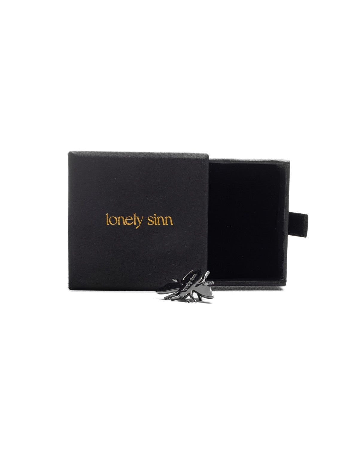 Bee Shoe Pendant Black - LIKELIHOOD