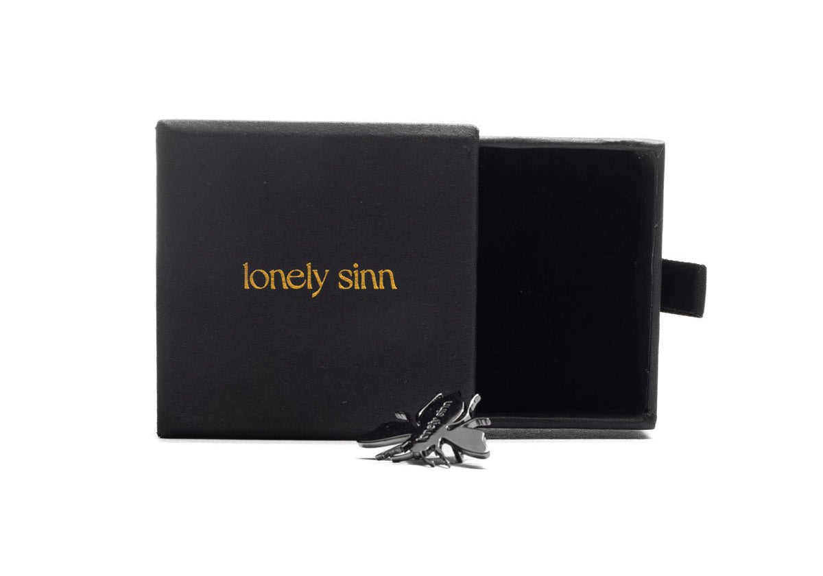 Bee Shoe Pendant Black - LIKELIHOOD