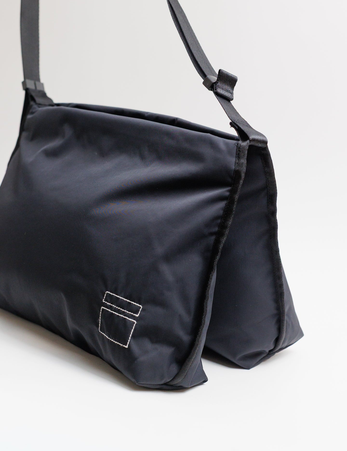 Bellows Bag M Black - LIKELIHOOD