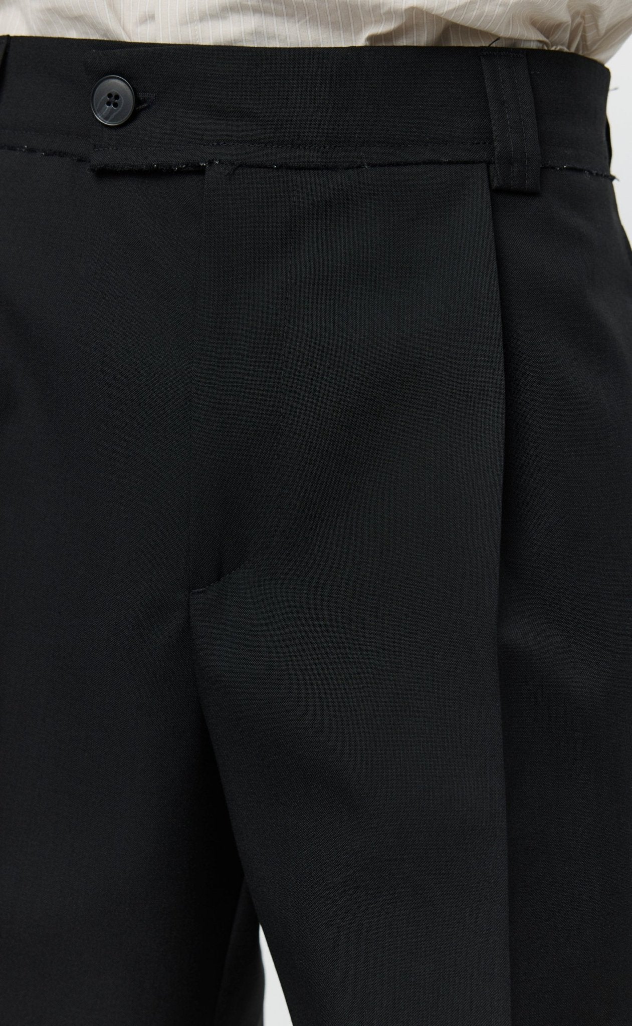 Classic Shorts Black Tropical Wool - LIKELIHOOD