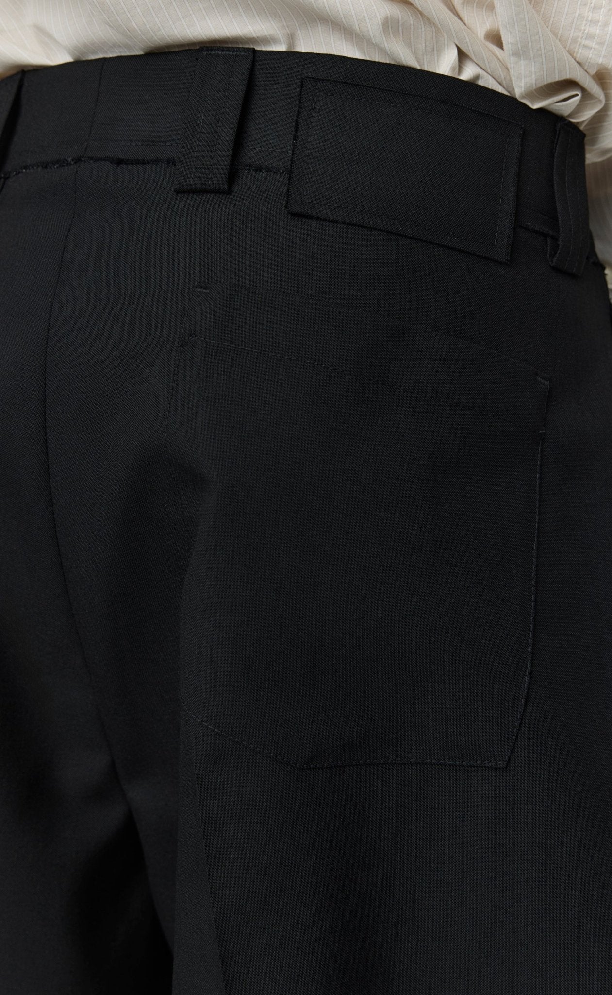 Classic Shorts Black Tropical Wool - LIKELIHOOD