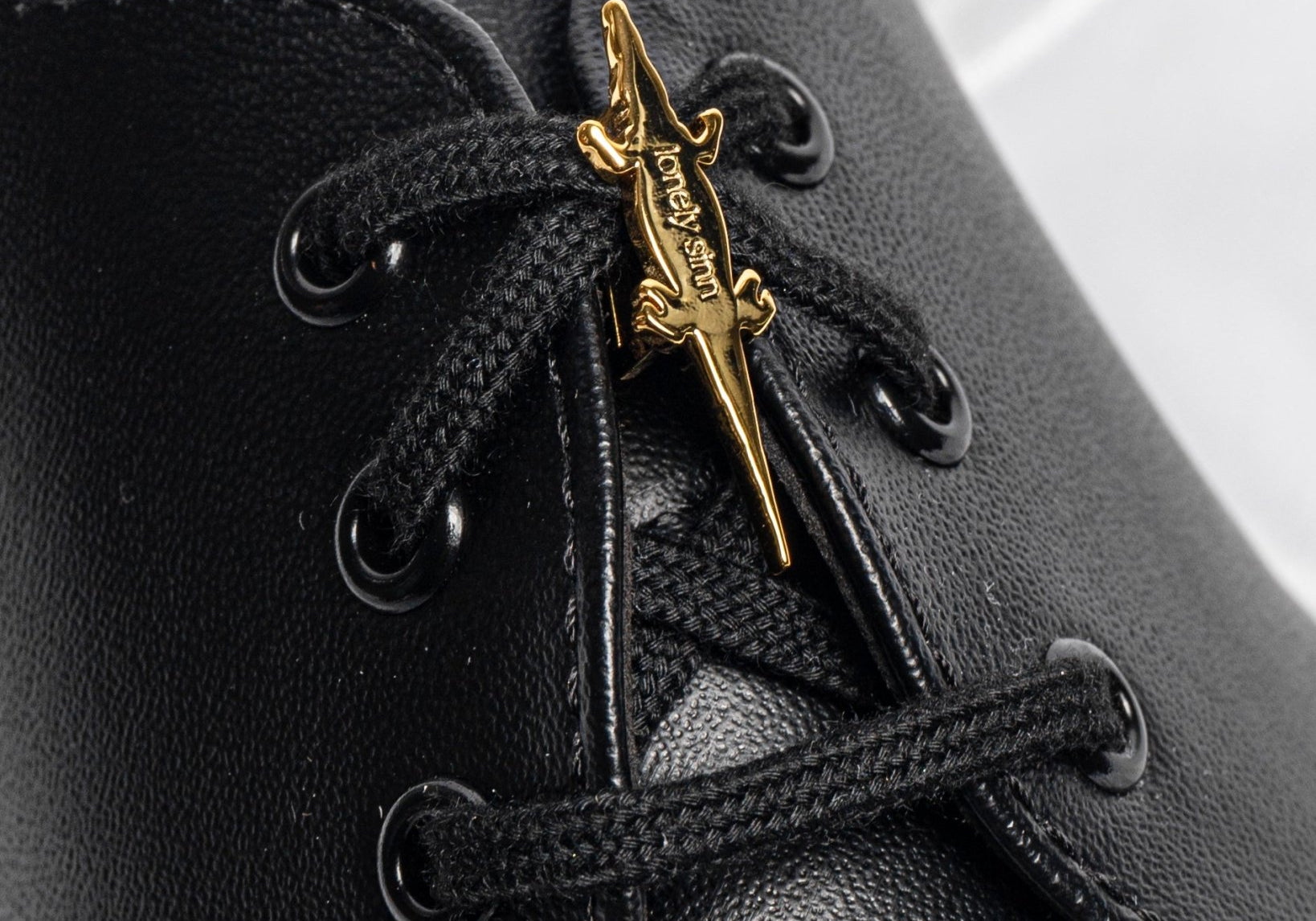 Kroc Shoe Pendant Gold - LIKELIHOOD