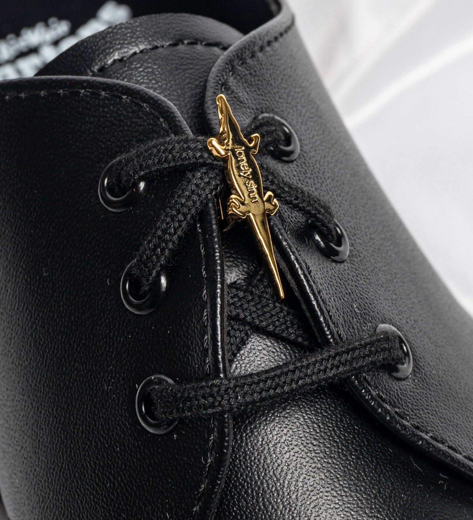 Kroc Shoe Pendant Gold - LIKELIHOOD