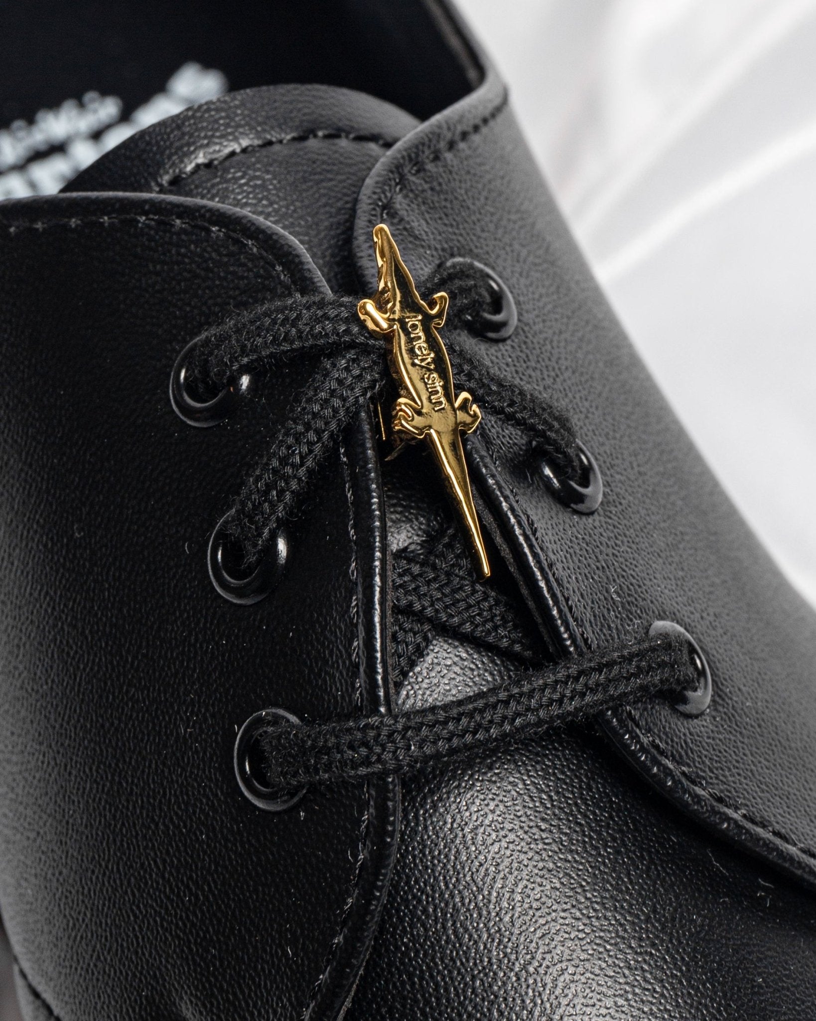 Kroc Shoe Pendant Gold - LIKELIHOOD