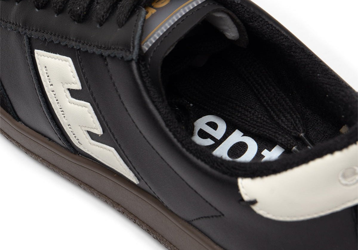 Santos Black/Dark Gum - LIKELIHOOD