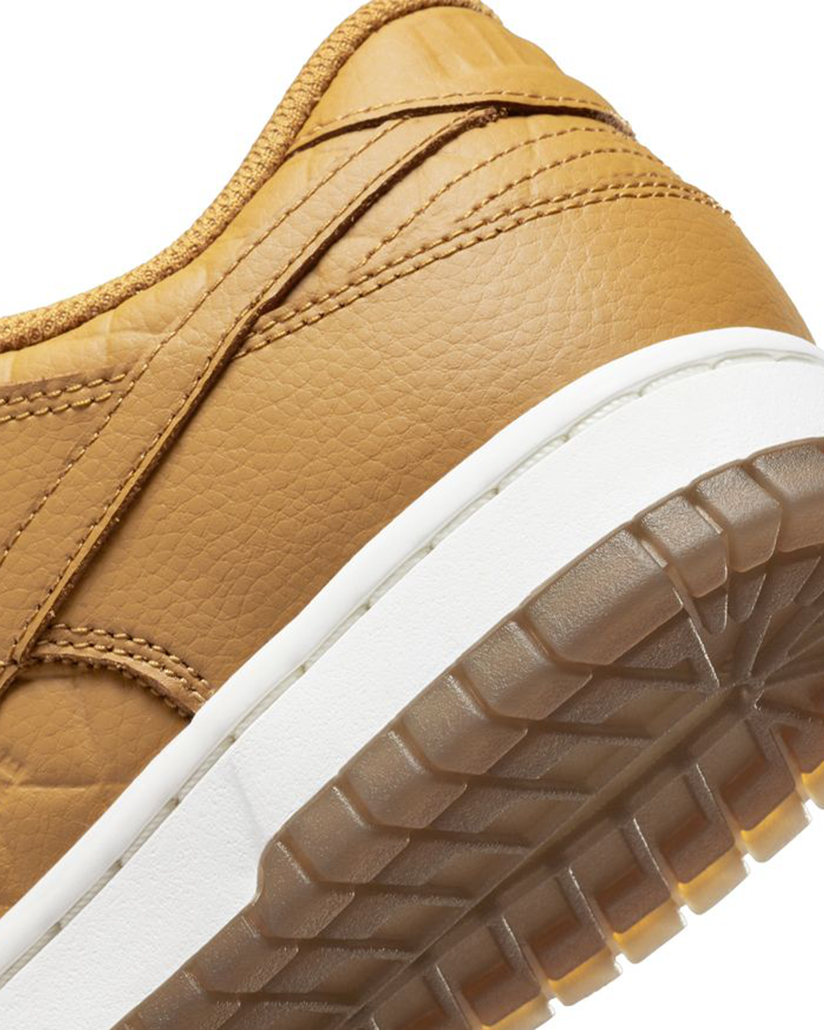 Wmns Dunk Low Wheat/Sail/Black