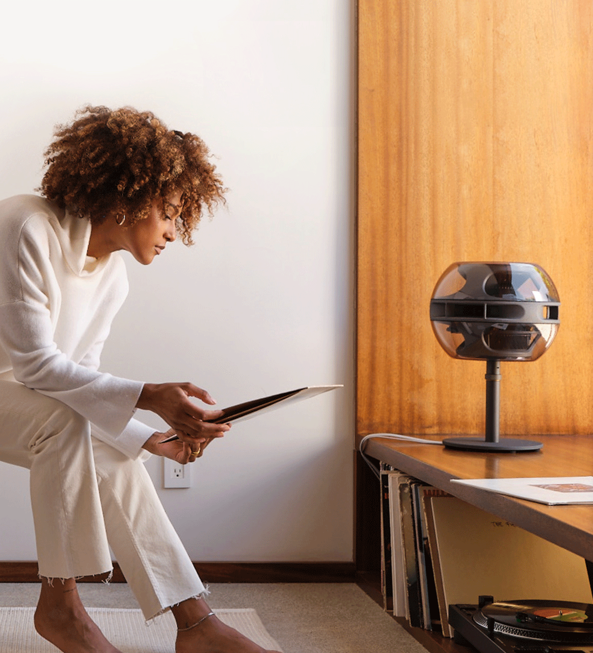 Cell Alpha With Table Stand - LIKELIHOOD