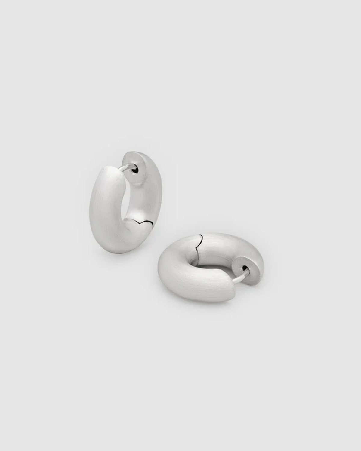 Chunky Hoops Satin Small Silver - LIKELIHOOD