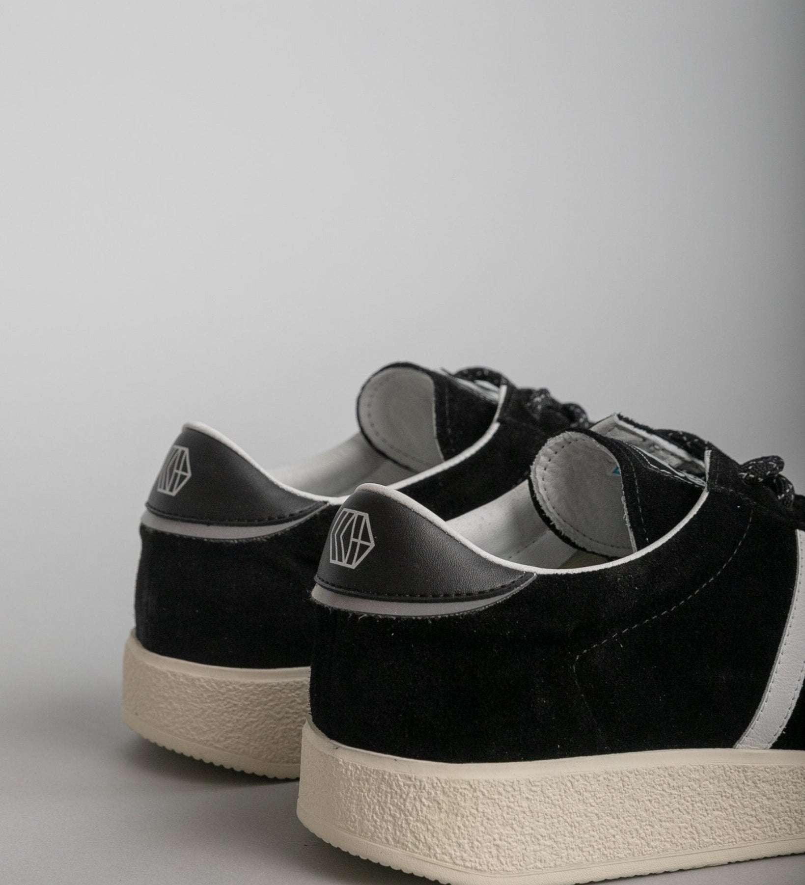 LIKELIHOOD x Trampas Nero/White - LIKELIHOOD