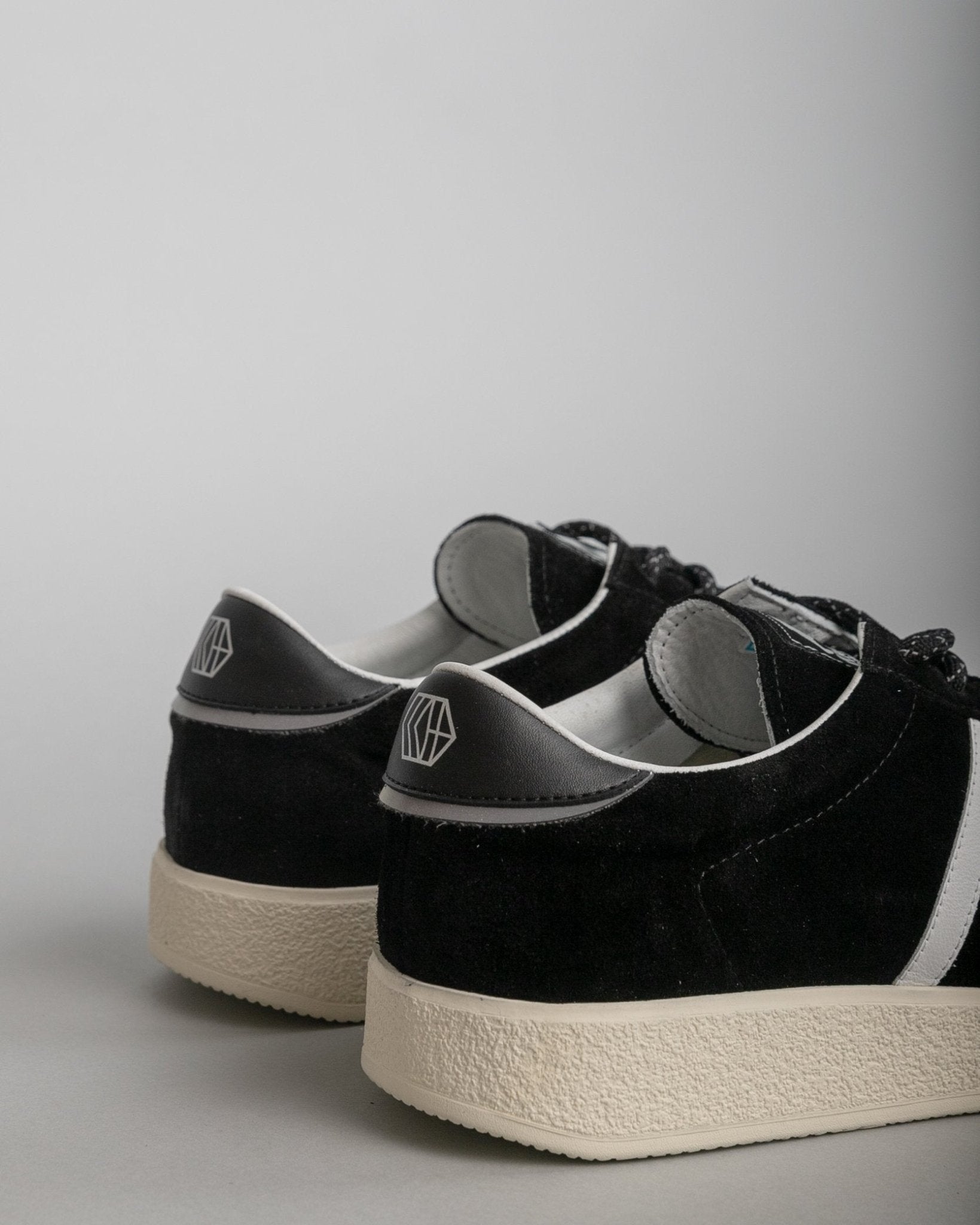 LIKELIHOOD x Trampas Nero/White - LIKELIHOOD